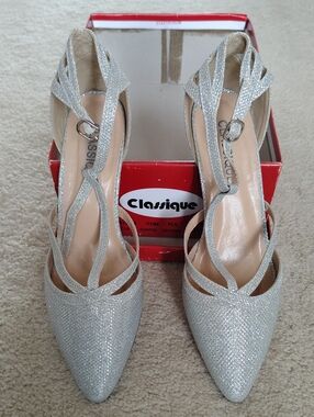 Classique Silver Glitter Crisscross Heel Sandals for Women